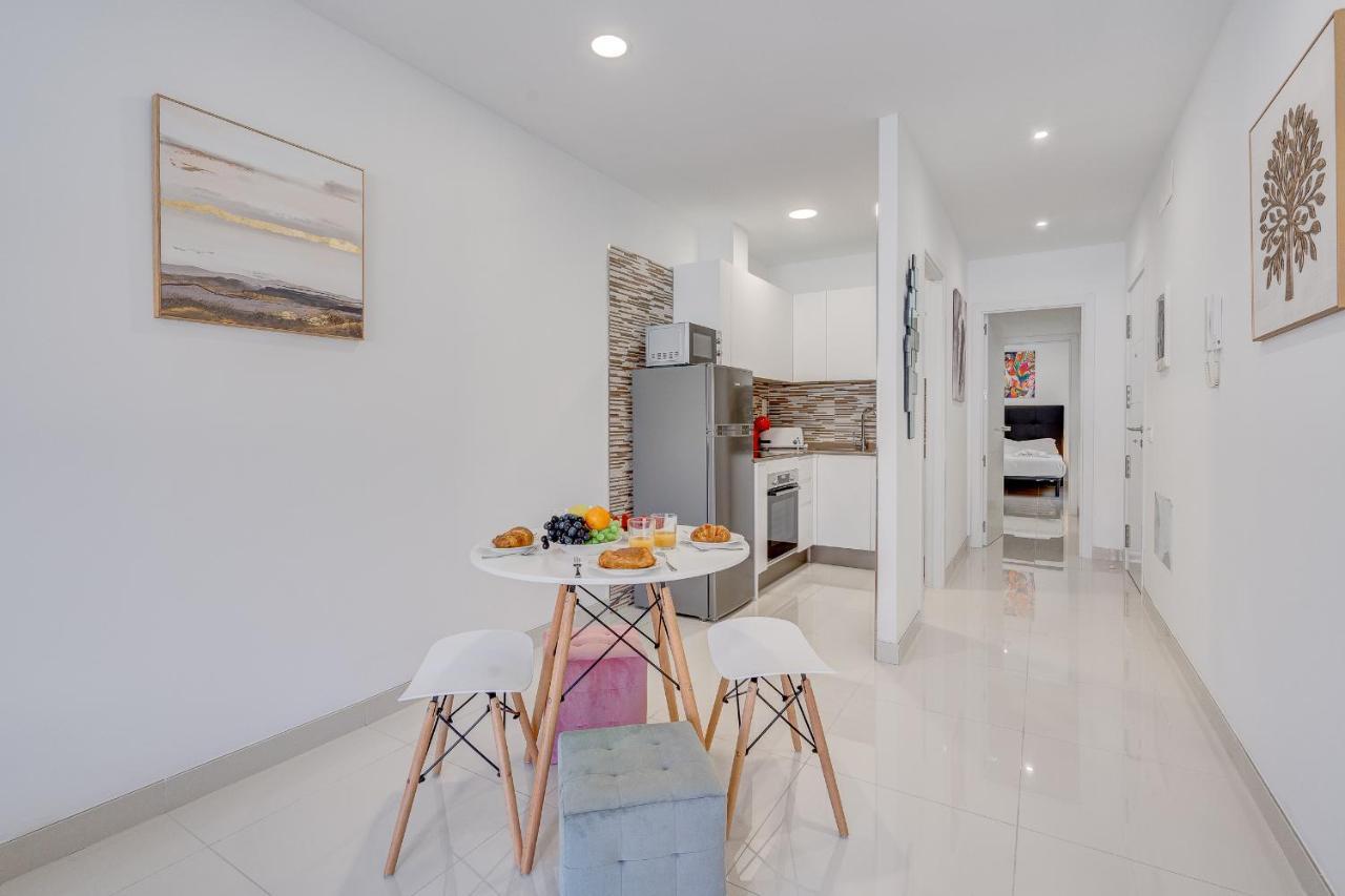 Coastal Escape Apartment Playa de San Juan  Ngoại thất bức ảnh