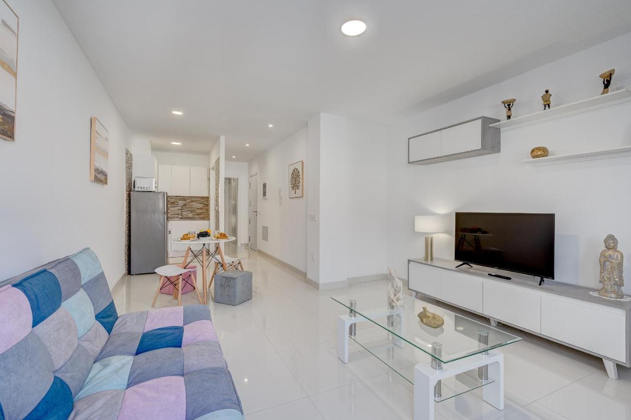 Coastal Escape Apartment Playa de San Juan  Ngoại thất bức ảnh